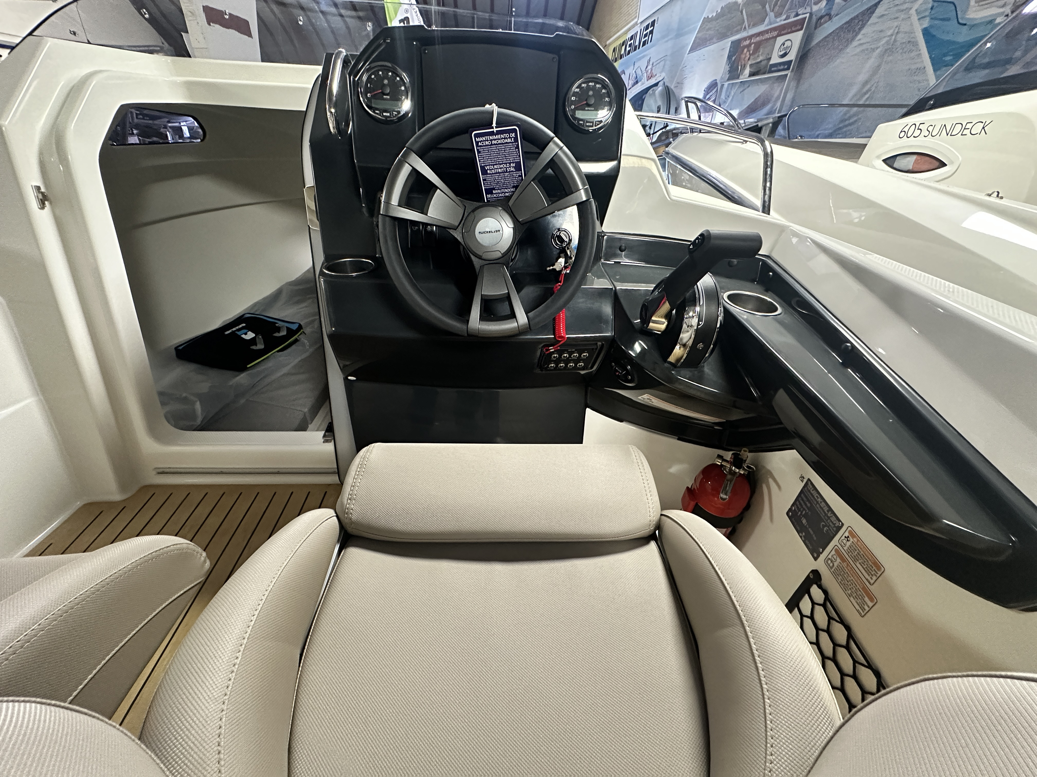 Quicksilver 555 Cabin m/100 hk & udstyr Komplet Flexiteek - 17